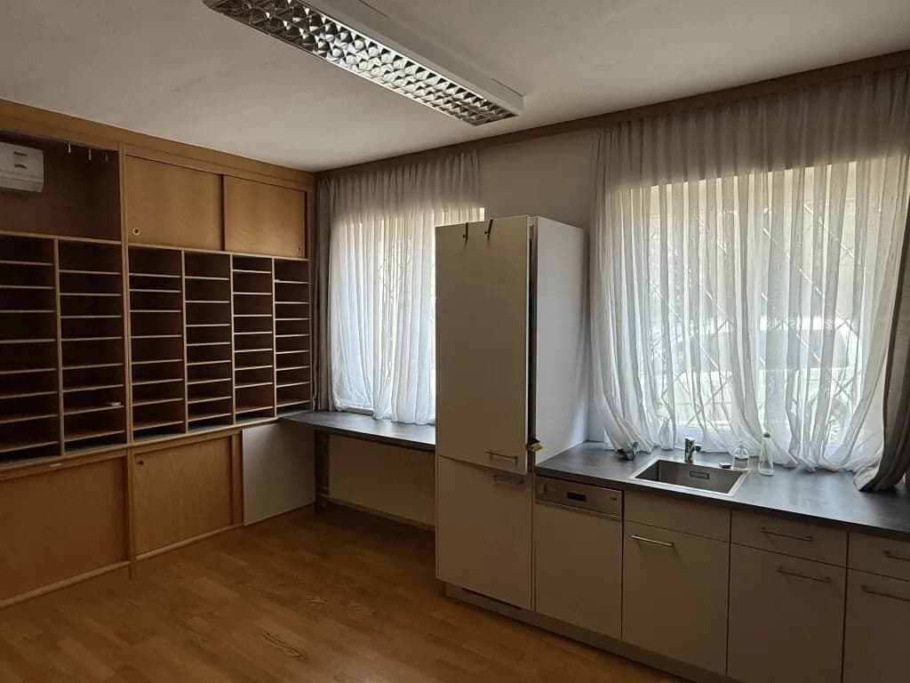 Gewerbeimmobilie mieten in Eisenstadt – 325 m², € 3.345 – Bild 4 von 12