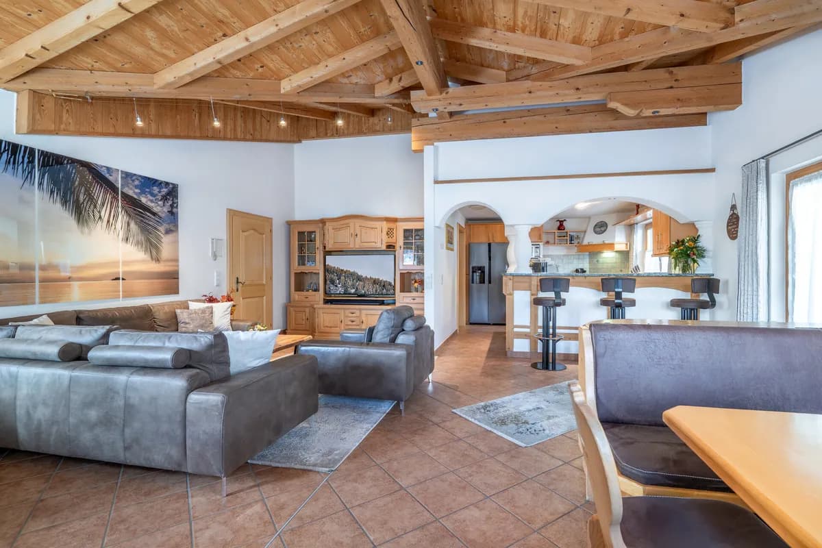 7-Zimmer-Gewerbeimmobilie kaufen in Kitzbühel – 237 m², € 1.649.000 – Bild 3 von 22
