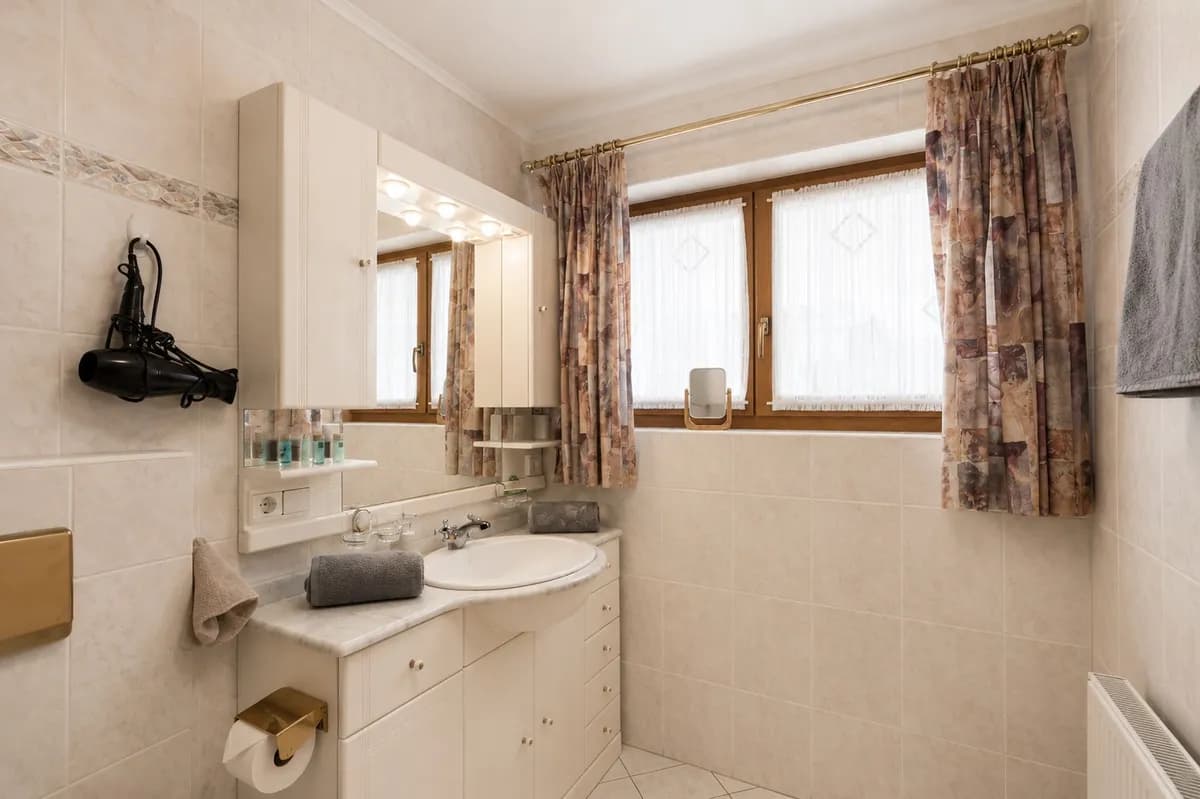 7-Zimmer-Gewerbeimmobilie kaufen in Kitzbühel – 237 m², € 1.649.000 – Bild 19 von 22