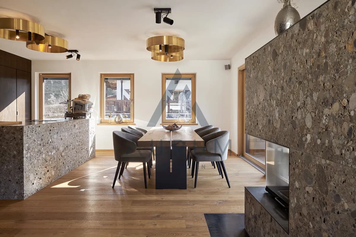 6-Zimmer-Haus kaufen in Kitzbühel – 291 m², € 4.750.000 – Bild 2 von 28