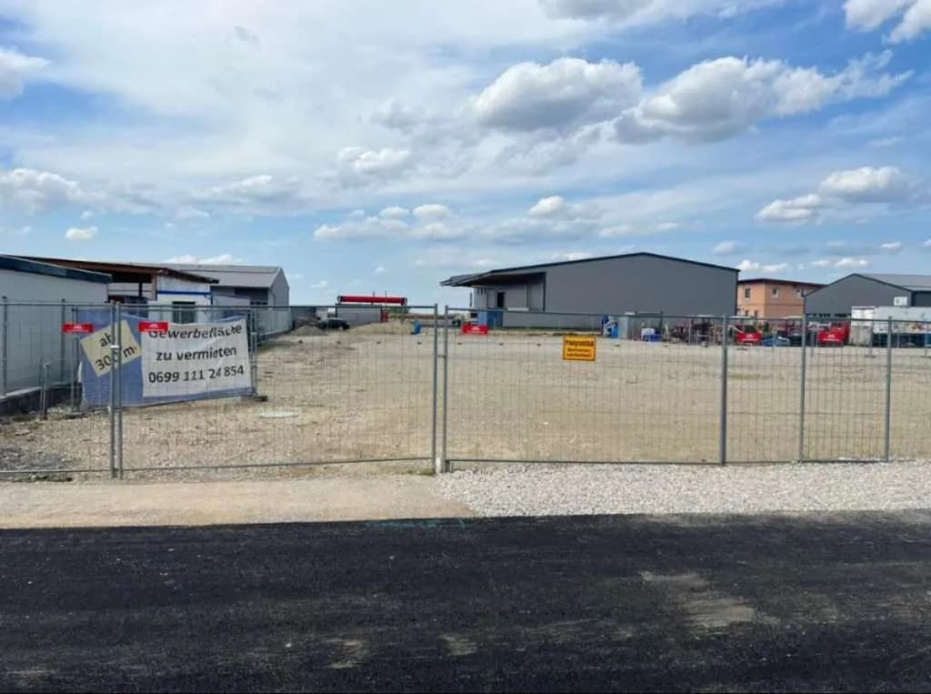 Gewerbeimmobilie mieten in Gänserndorf – 3 000 m², € 1
