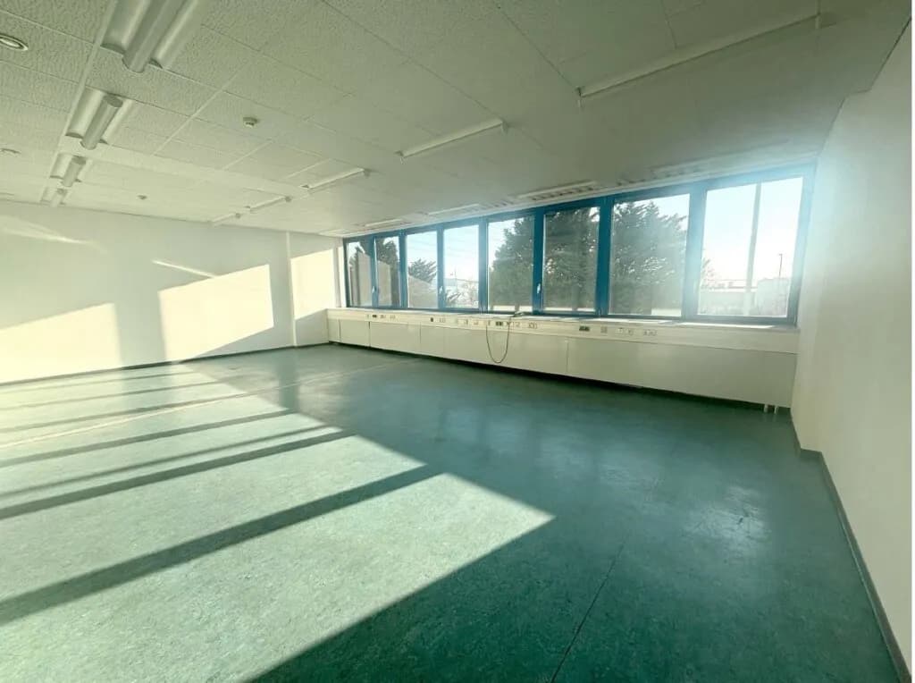 2-Zimmer-Gewerbeimmobilie mieten in Mödling – 75 m², € 972 – Bild 2 von 6