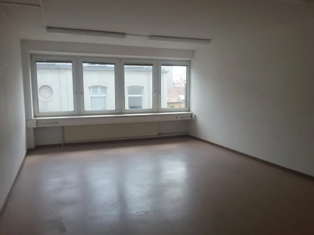 48-Zimmer-Gewerbeimmobilie kaufen in Wien – 1 050 m², € 2.600.000 – Bild 2 von 6