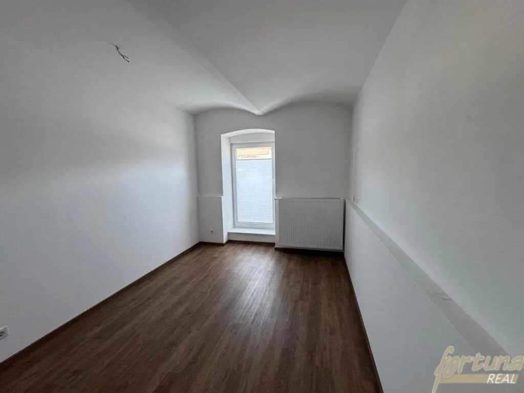 3-Zimmer-Gewerbeimmobilie mieten in Hollabrunn – 62 m², € 552 – Bild 3 von 8