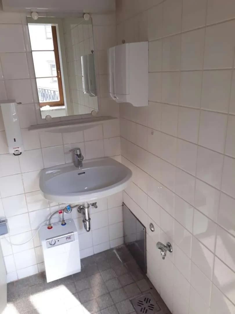1-Zimmer-Gewerbeimmobilie mieten in Steyr – 203 m², € 1.820 – Bild 8 von 11