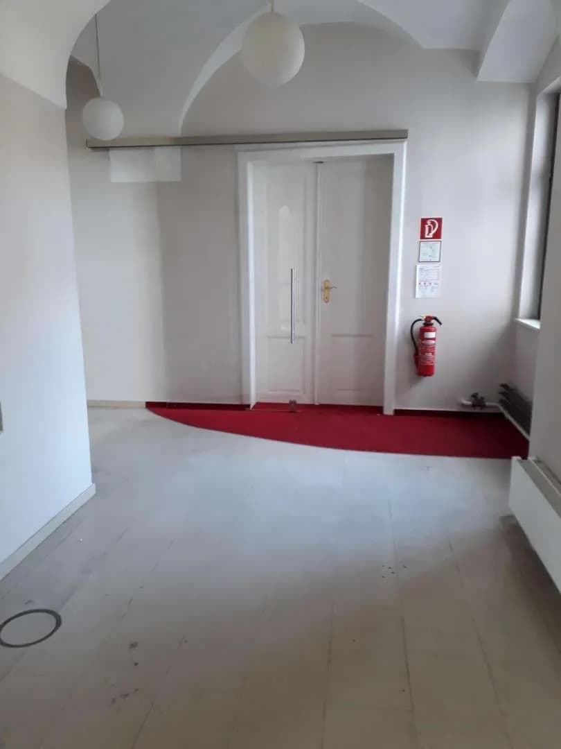 1-Zimmer-Gewerbeimmobilie mieten in Steyr – 203 m², € 1.820 – Bild 9 von 11