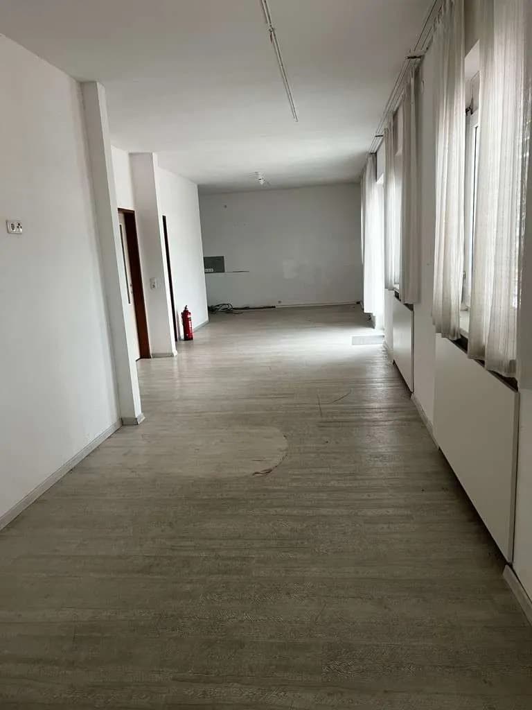 Gewerbeimmobilie mieten in Linz – 360 m², € 2.790 – Bild 4 von 7