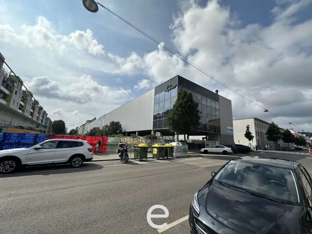 Gewerbeimmobilie mieten in Wien – 1 243 m², € 9.231