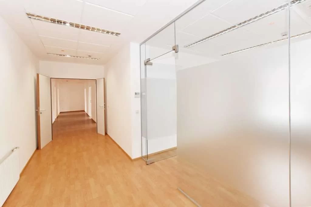 Gewerbeimmobilie mieten in Wien – 310 m², € 14