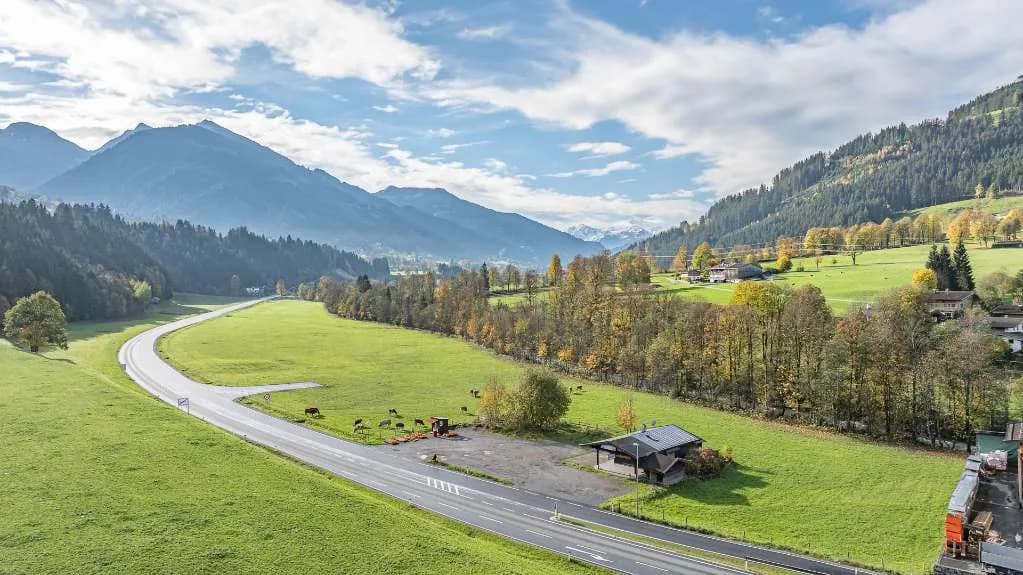 Immobilie kaufen in Kitzbühel – 9 972 m², € 5.160.000 – Bild 3 von 12