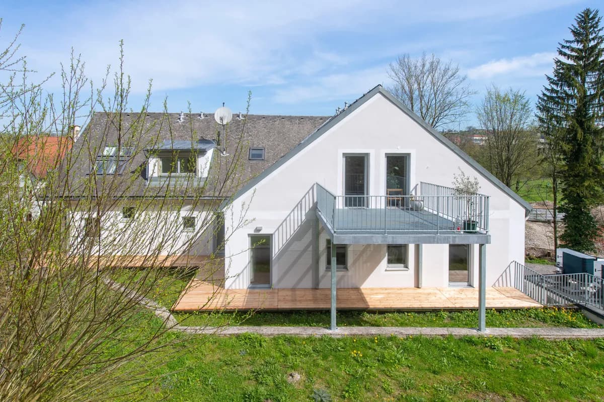 2-Zimmer-Wohnung mieten in Steyr – 105 m², € 986 – Bild 1 von 14