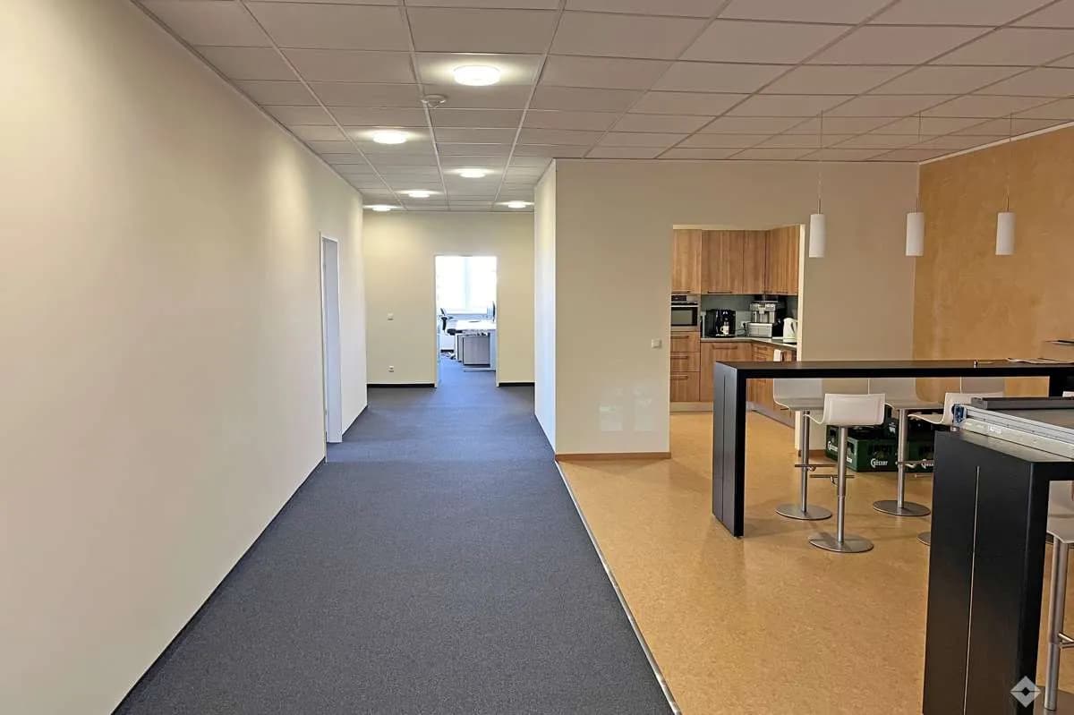 Gewerbeimmobilie mieten in Linz Land – 488 m², € 4.170 – Bild 6 von 8