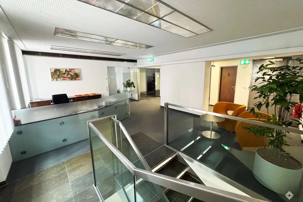 Gewerbeimmobilie mieten in Salzburg Stadt – 376 m², € 2.700 – Bild 2 von 11