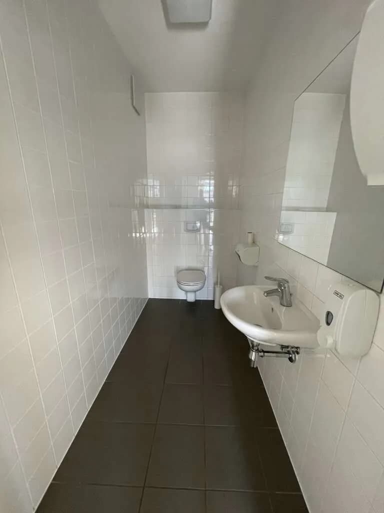 4-Zimmer-Gewerbeimmobilie mieten in Neusiedl am See – 125 m², € 1.850 – Bild 8 von 13