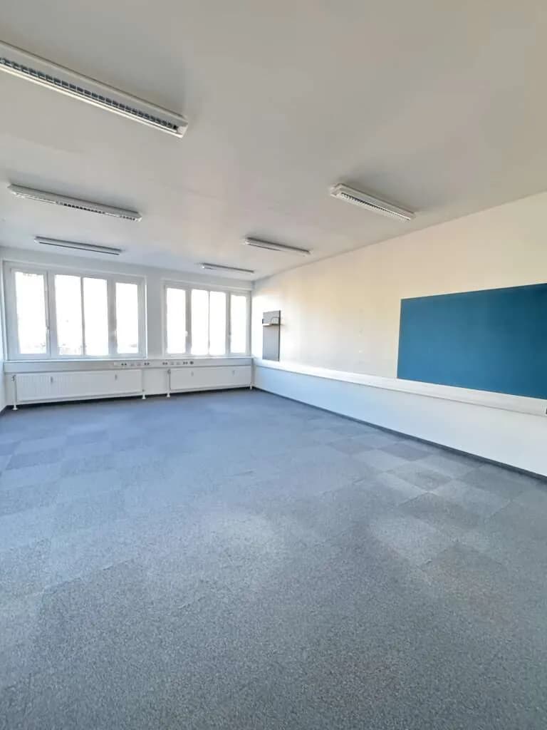 Gewerbeimmobilie mieten in Wien – 2 055 m², € 15.710 – Bild 18 von 33