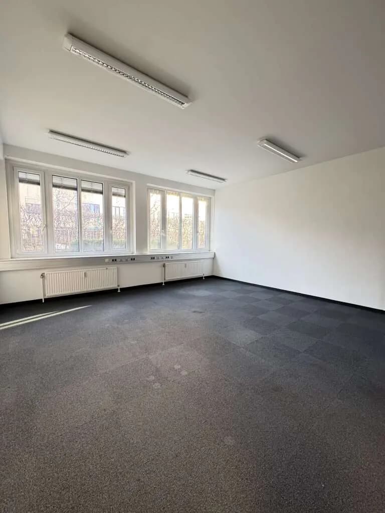 Gewerbeimmobilie mieten in Wien – 2 055 m², € 15.710 – Bild 24 von 33
