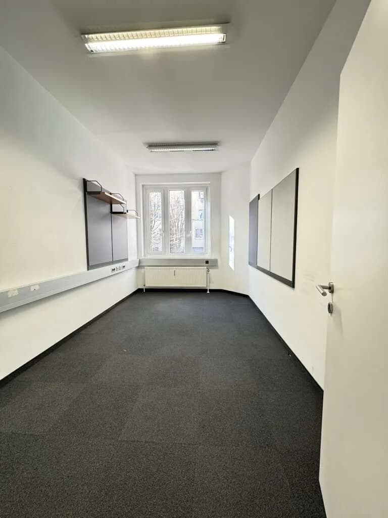 Gewerbeimmobilie mieten in Wien – 2 055 m², € 15.710 – Bild 25 von 33