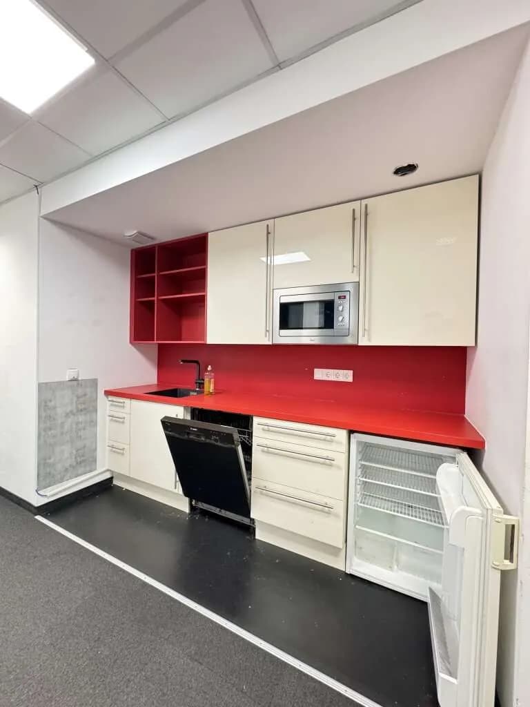 Gewerbeimmobilie mieten in Wien – 2 055 m², € 15.710 – Bild 26 von 33