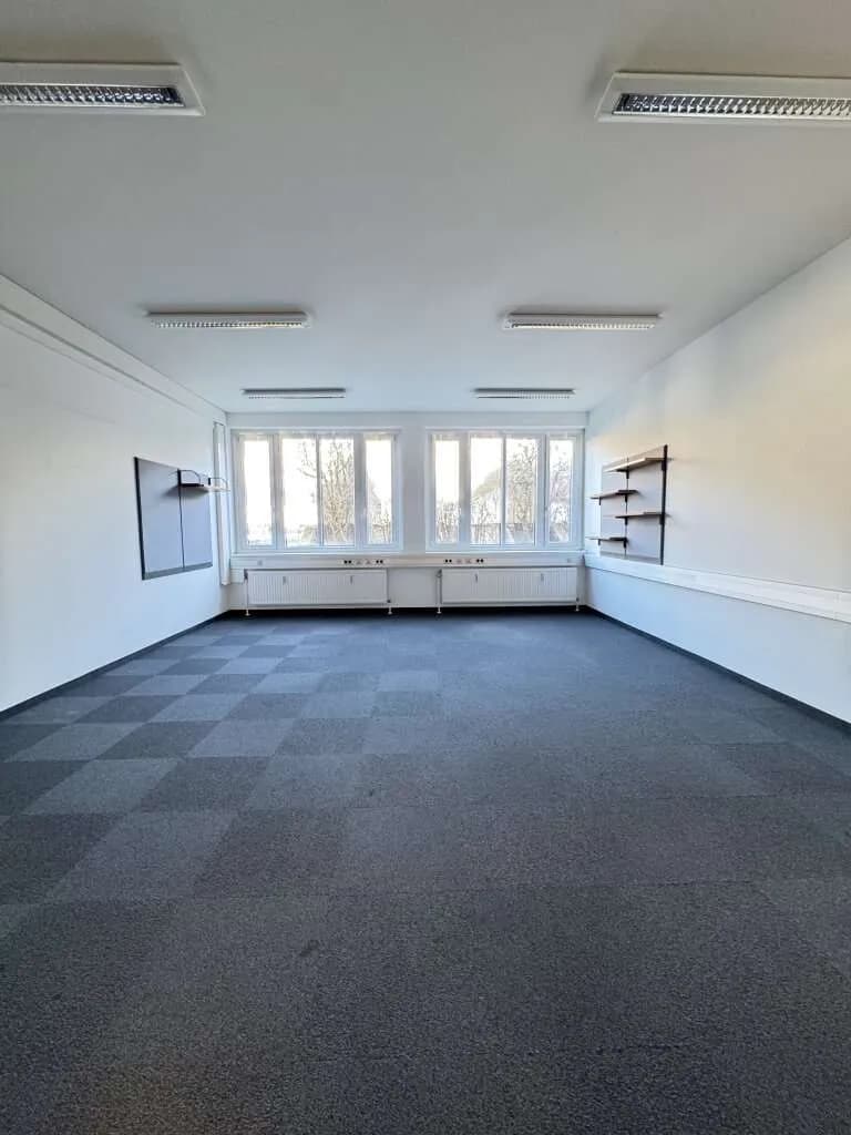 Gewerbeimmobilie mieten in Wien – 2 055 m², € 15.710 – Bild 28 von 33