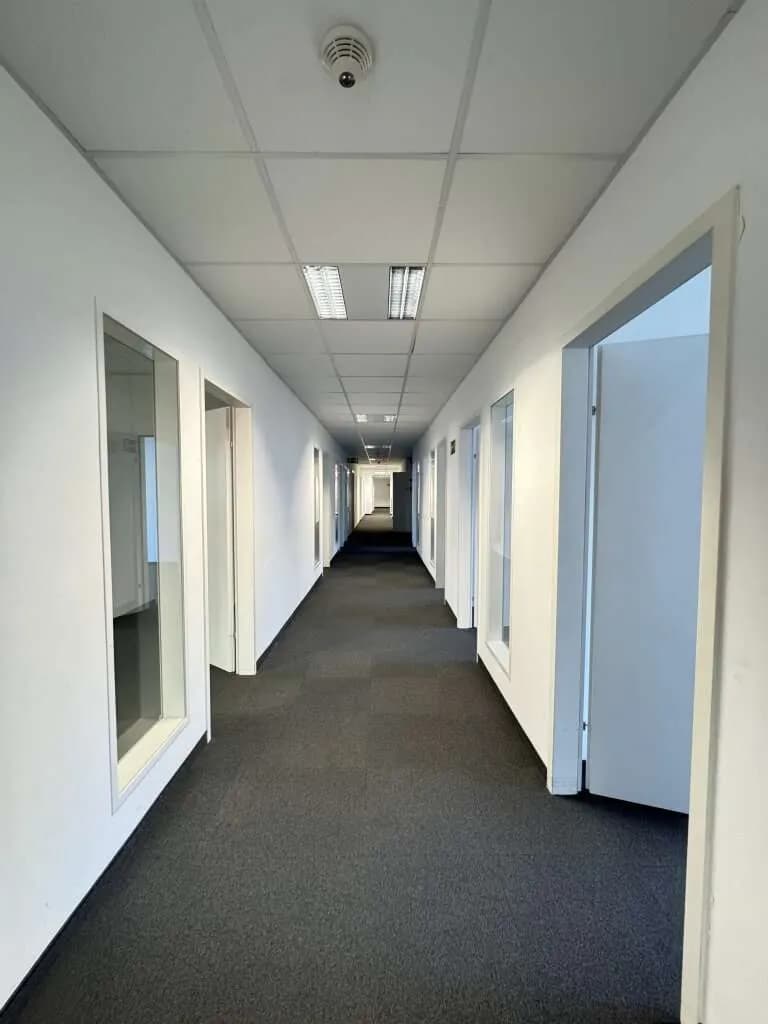 Gewerbeimmobilie mieten in Wien – 2 055 m², € 15.710 – Bild 29 von 33