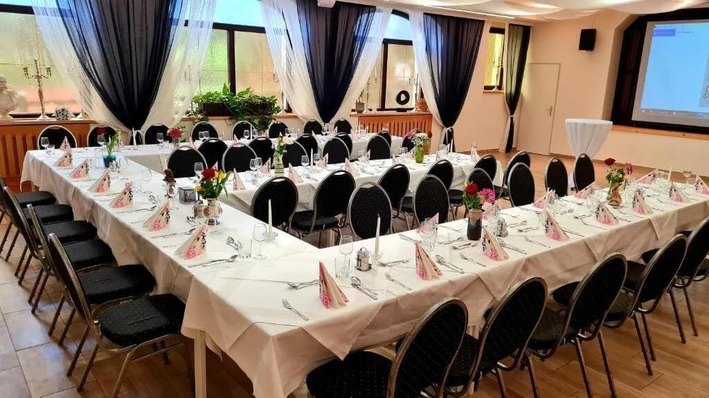 47-Zimmer-Gewerbeimmobilie kaufen in Wiener Neustadt Land – 2 921 m² – Bild 4 von 11