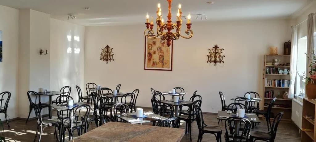 47-Zimmer-Gewerbeimmobilie kaufen in Wiener Neustadt Land – 2 921 m² – Bild 11 von 11