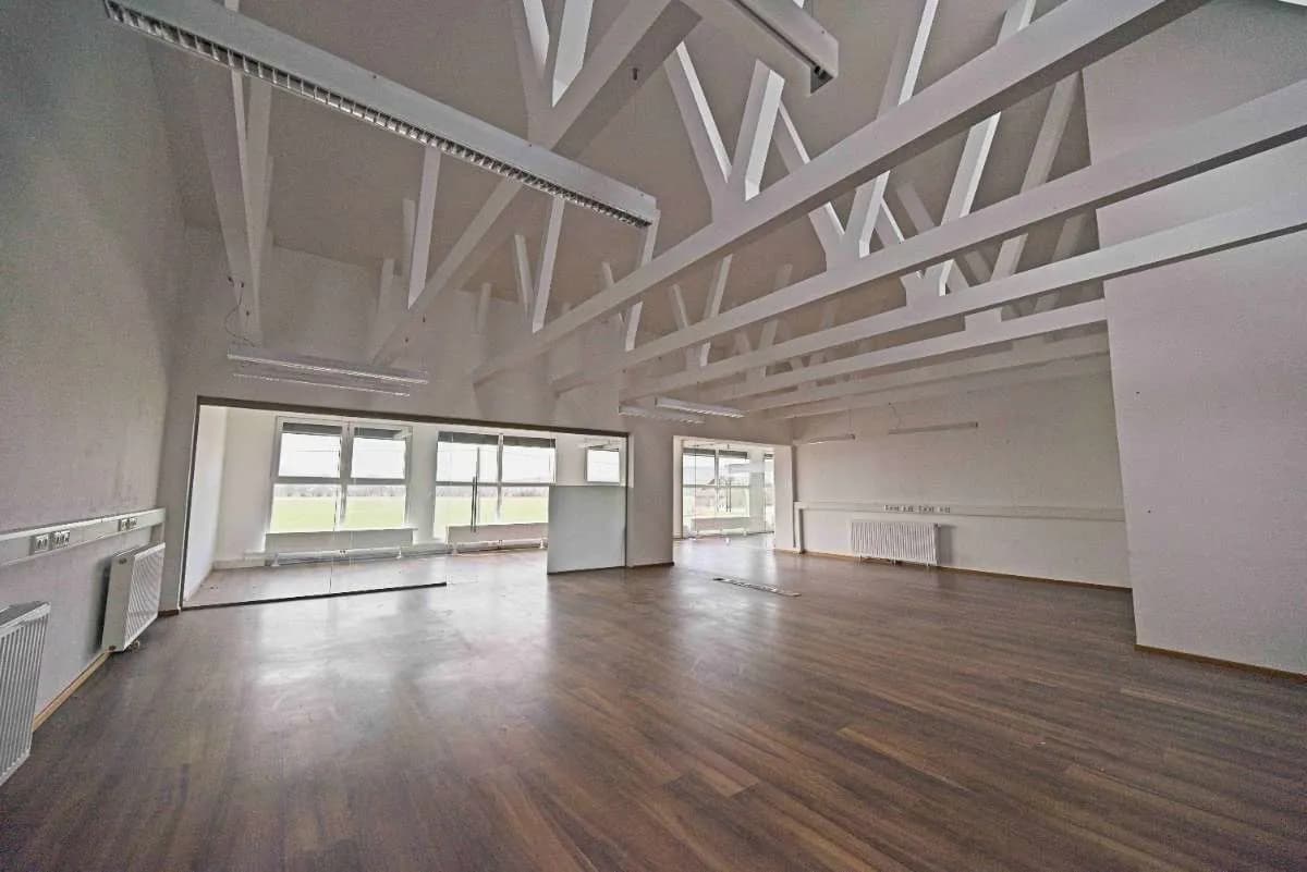 Gewerbeimmobilie mieten in Urfahr-Umgebung – 1 255 m², € 5 – Bild 8 von 17