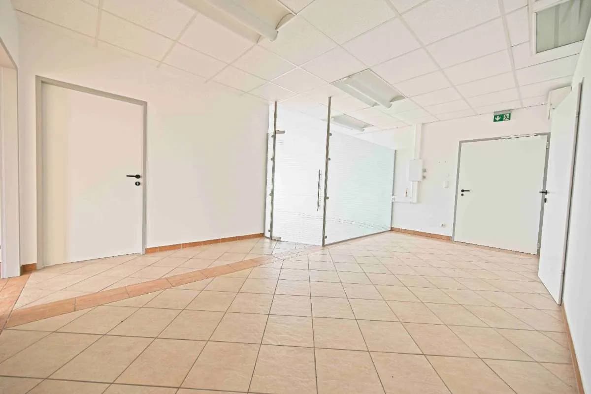 Gewerbeimmobilie mieten in Urfahr-Umgebung – 1 255 m², € 5 – Bild 15 von 17