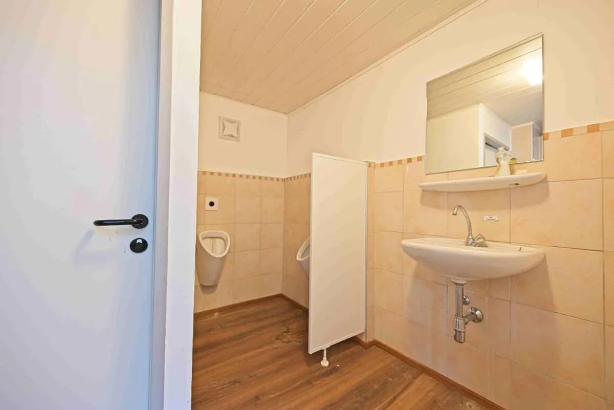 Gewerbeimmobilie mieten in Urfahr-Umgebung – 1 255 m², € 5 – Bild 17 von 17
