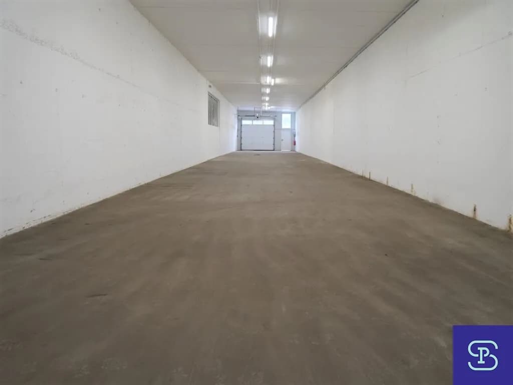 Gewerbeimmobilie mieten in Wien – 218 m², € 1.605