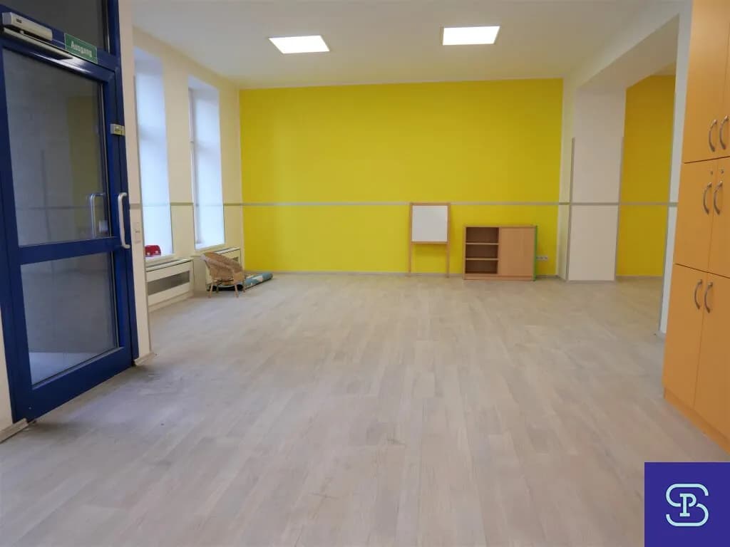 3-Zimmer-Gewerbeimmobilie mieten in Wien – 235 m², € 3.138
