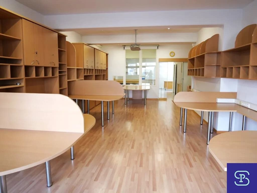 2-Zimmer-Gewerbeimmobilie mieten in Wien – 117 m², € 941