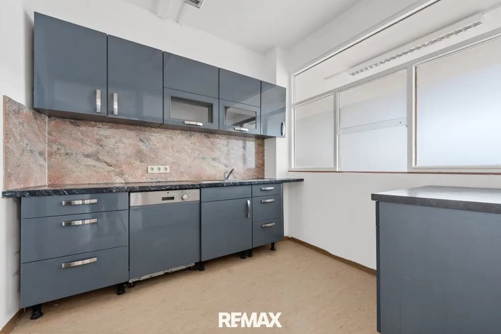 5-Zimmer-Gewerbeimmobilie mieten in Linz – 202 m², € 2.754 – Bild 8 von 11