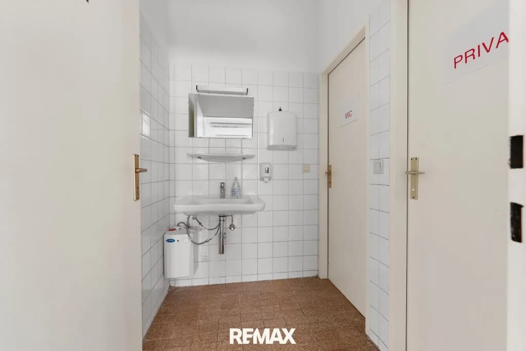 5-Zimmer-Gewerbeimmobilie mieten in Linz – 202 m², € 2.754 – Bild 9 von 11