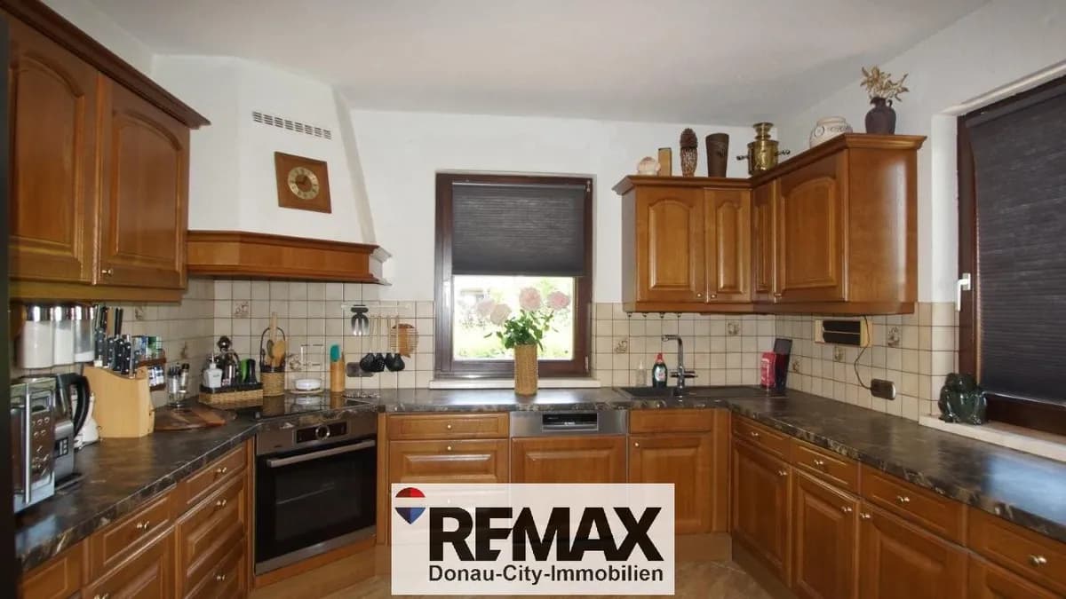 7-Zimmer-Haus kaufen in Korneuburg – 280 m², € 559.000 – Bild 2 von 36