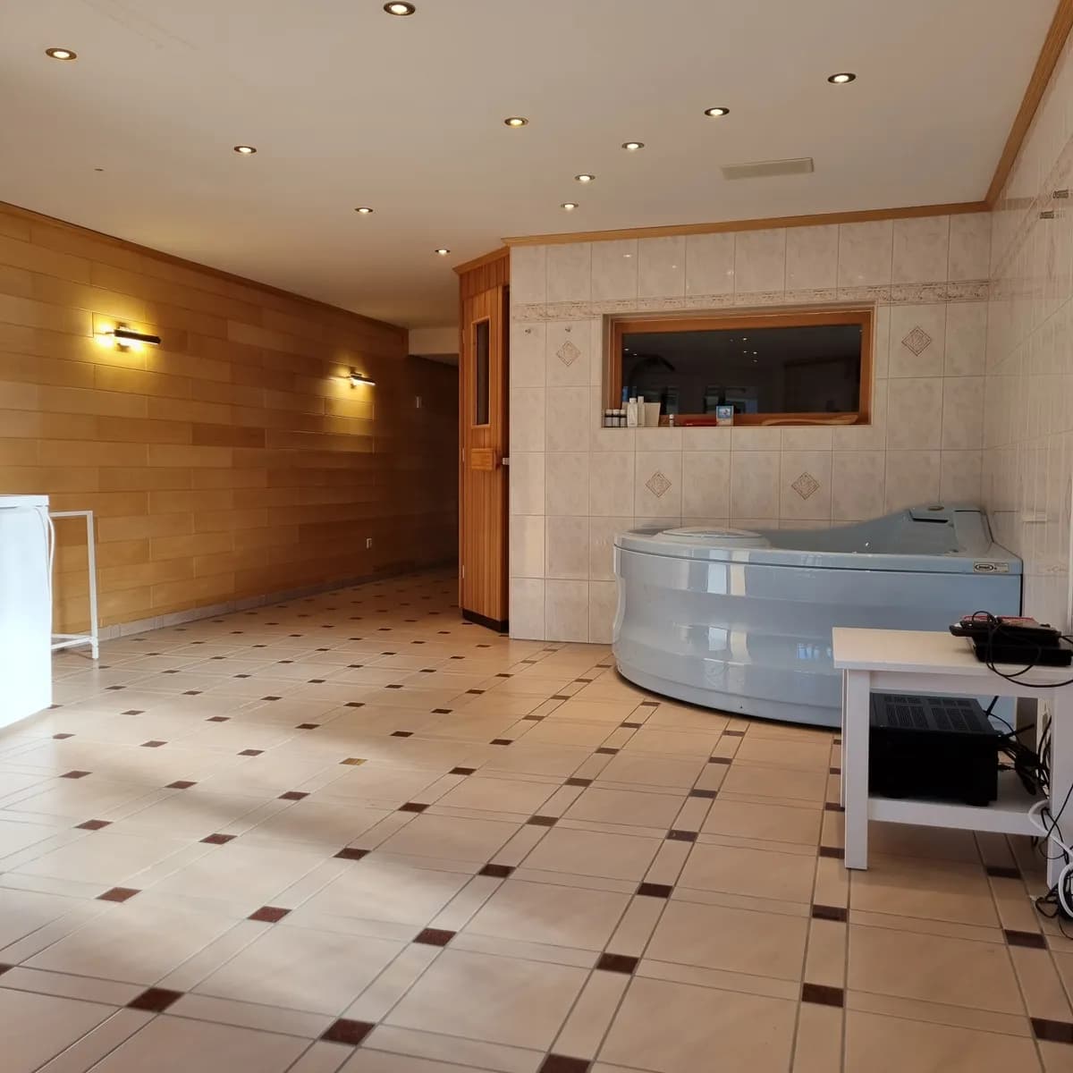 7-Zimmer-Haus mieten in Korneuburg – 320 m², € 2.900 – Bild 30 von 34
