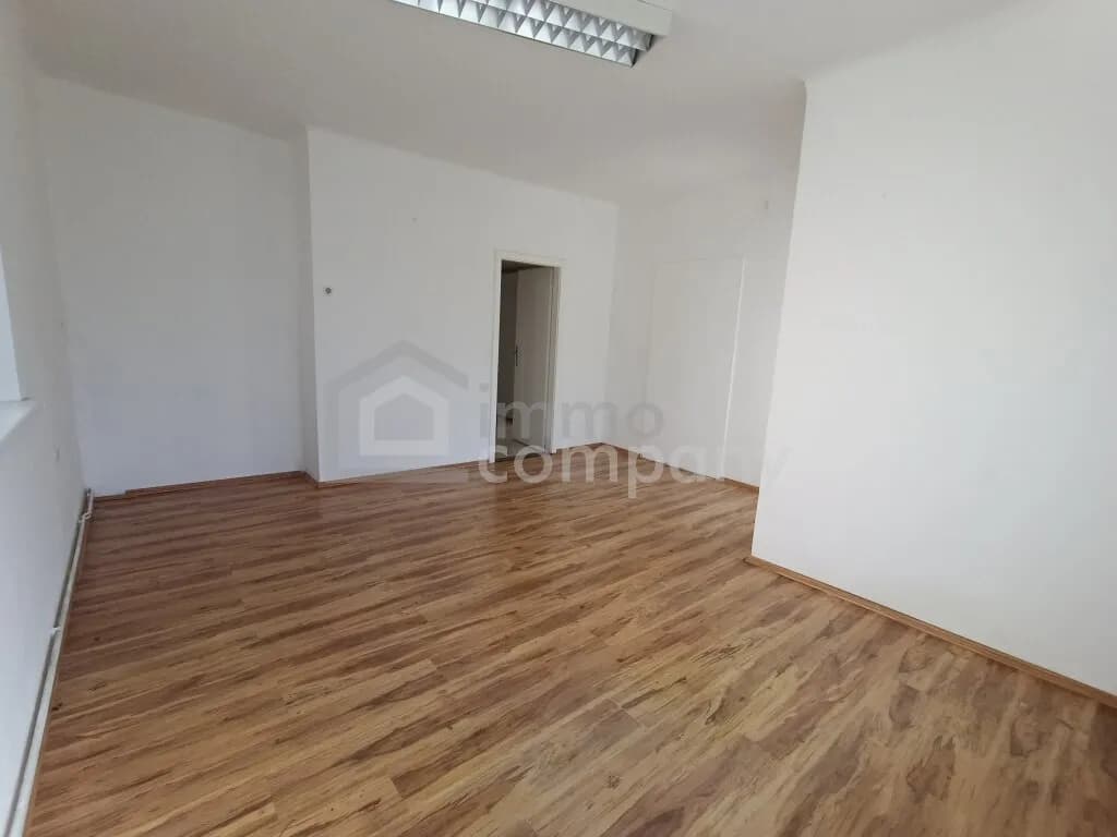 8-Zimmer-Immobilie kaufen in Wiener Neustadt Land – 550 m², € 497.000 – Bild 4 von 9