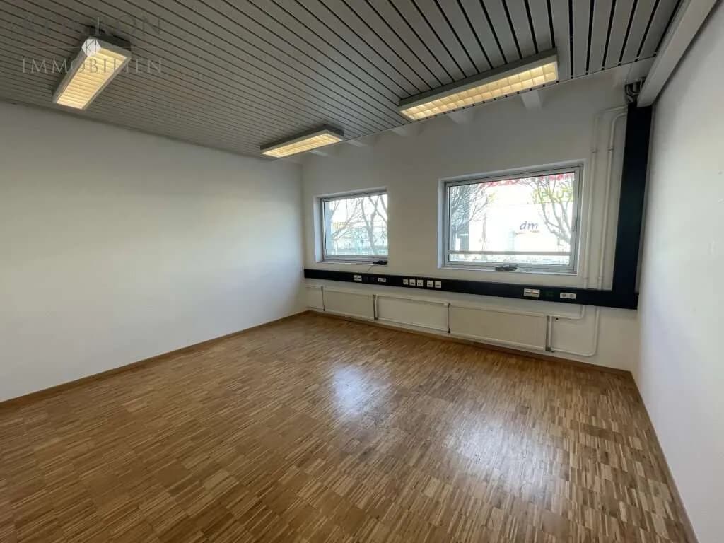 Gewerbeimmobilie mieten in Wien – 65 m², € 472