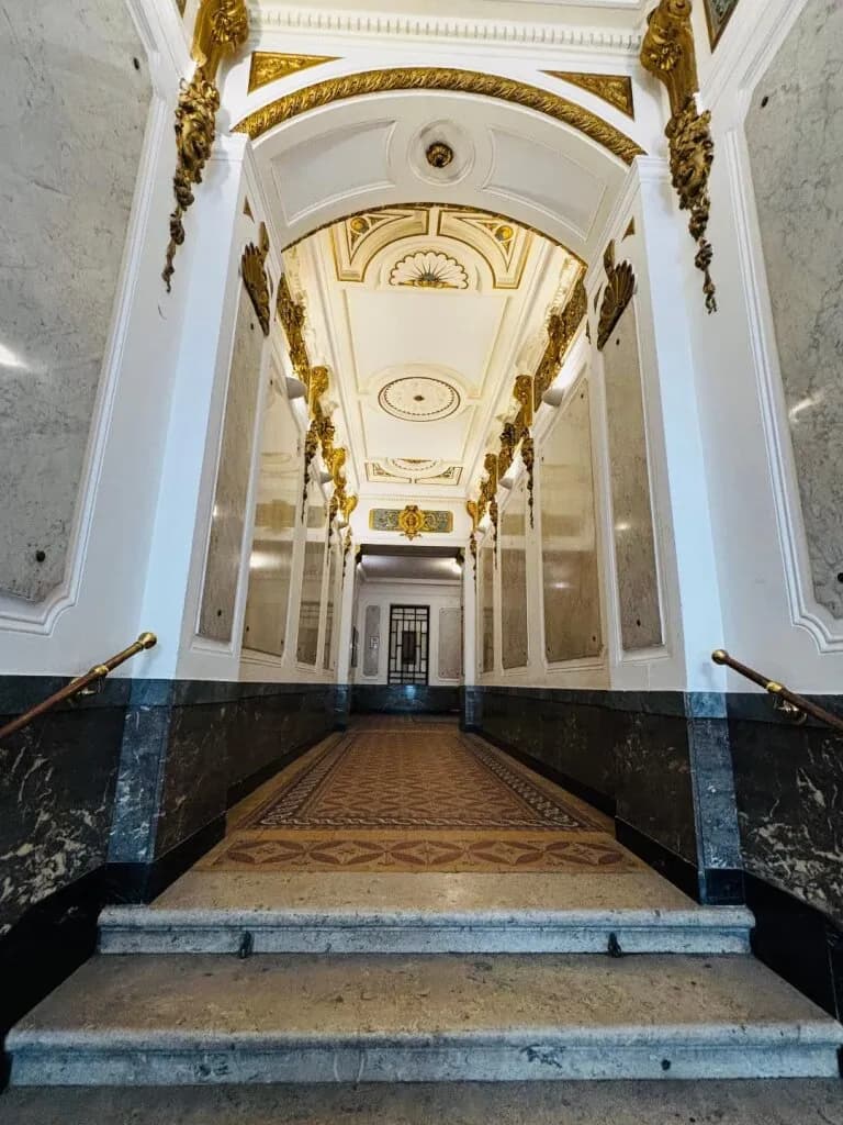 5-Zimmer-Wohnung mieten in Wien – 180 m², € 2.950 – Bild 2 von 12