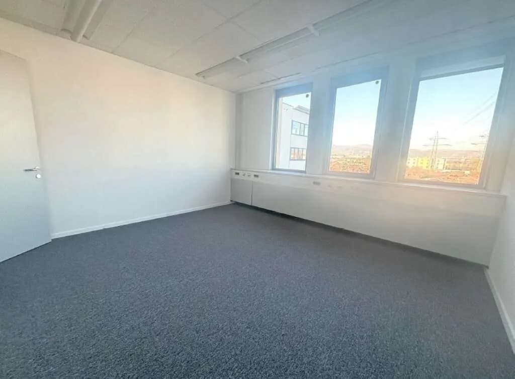 4-Zimmer-Gewerbeimmobilie mieten in Mödling – 146 m², € 1.992 – Bild 3 von 8