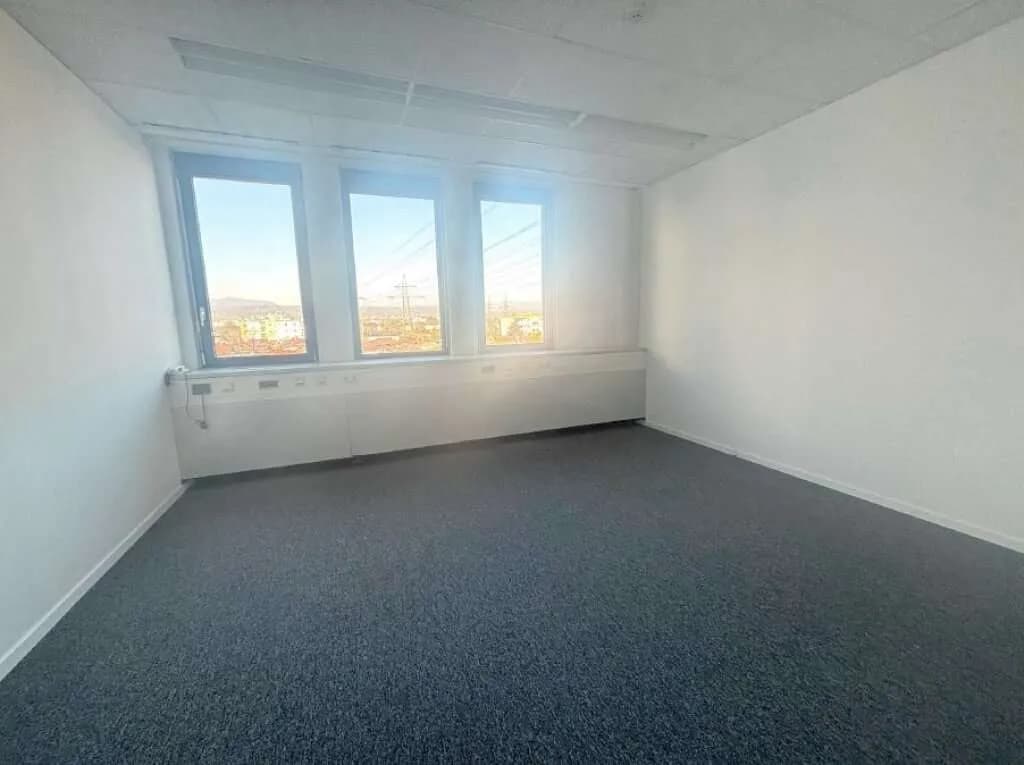 4-Zimmer-Gewerbeimmobilie mieten in Mödling – 146 m², € 1.992 – Bild 5 von 8