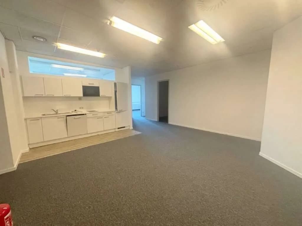 4-Zimmer-Gewerbeimmobilie mieten in Mödling – 146 m², € 1.992 – Bild 7 von 8
