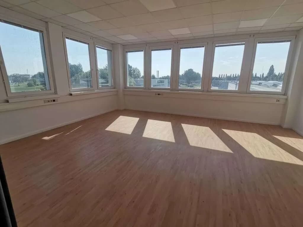 1-Zimmer-Gewerbeimmobilie mieten in Baden – 51 m², € 667 – Bild 5 von 6