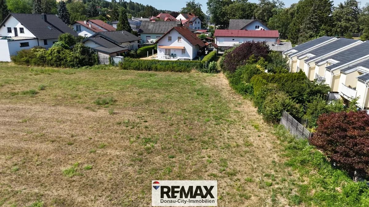 Grundstück kaufen in Tulln – 900 m², € 298.000