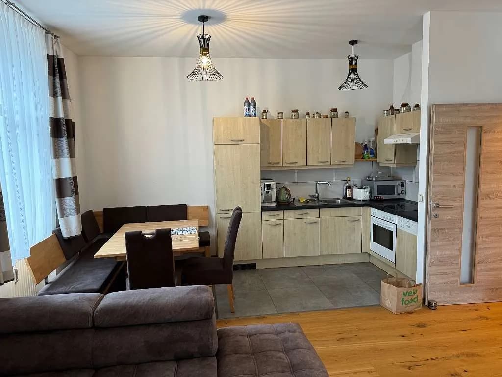 4-Zimmer-Wohnung mieten in Graz – 16 m², € 550 – Bild 1 von 9