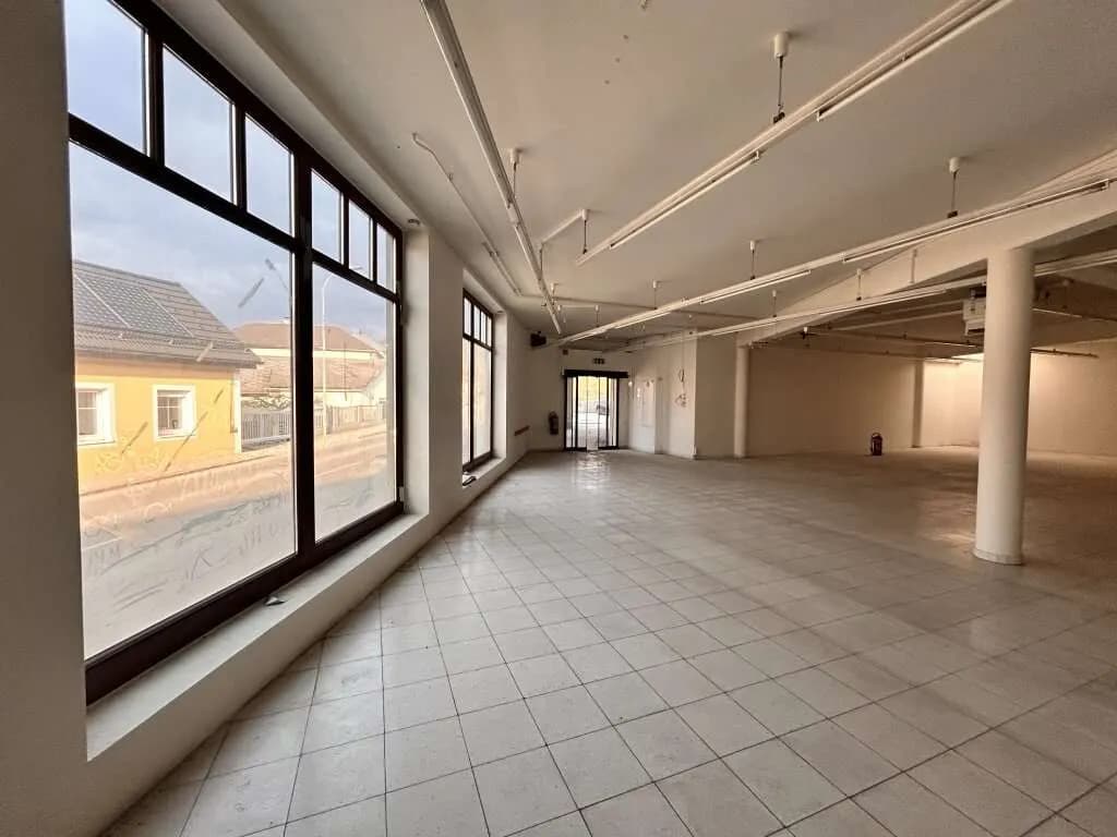 Gewerbeimmobilie mieten in Melk – 224 m², € 946