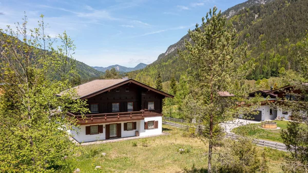 6-Zimmer-Haus kaufen in Kitzbühel – 170 m², € 990.000 – Bild 2 von 16