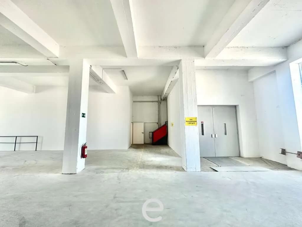 Gewerbeimmobilie mieten in Linz Land – 1 000 m², € 6.350
