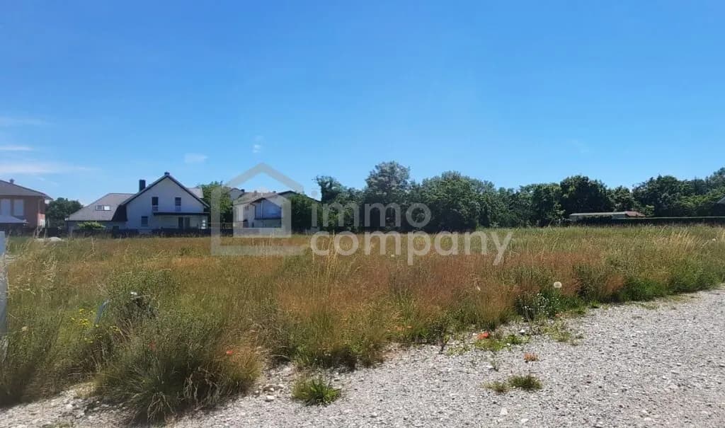 Grundstück kaufen in Wiener Neustadt Land – 700 m², € 220.000
