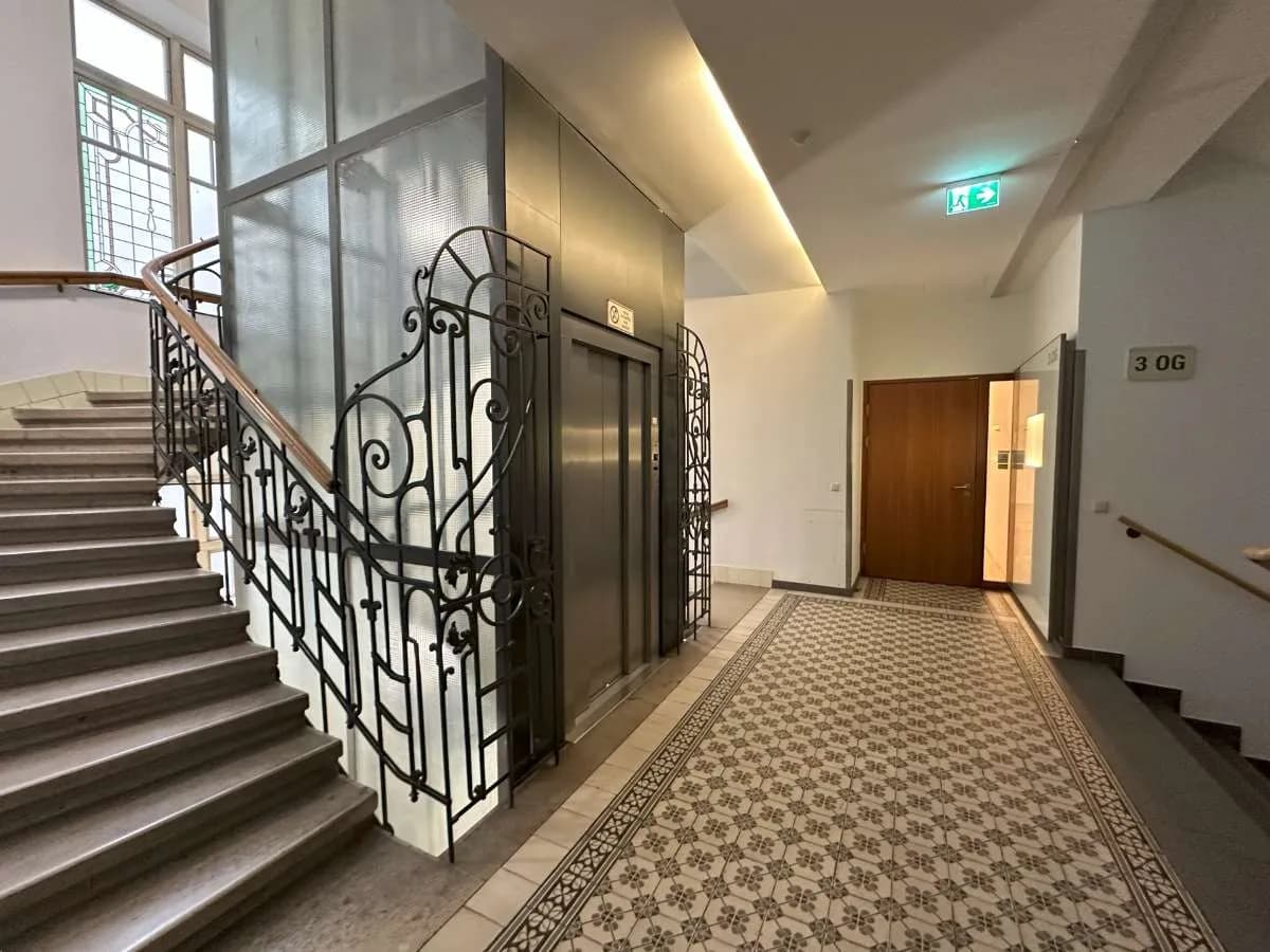 Gewerbeimmobilie mieten in Wien – 312 m², € 18